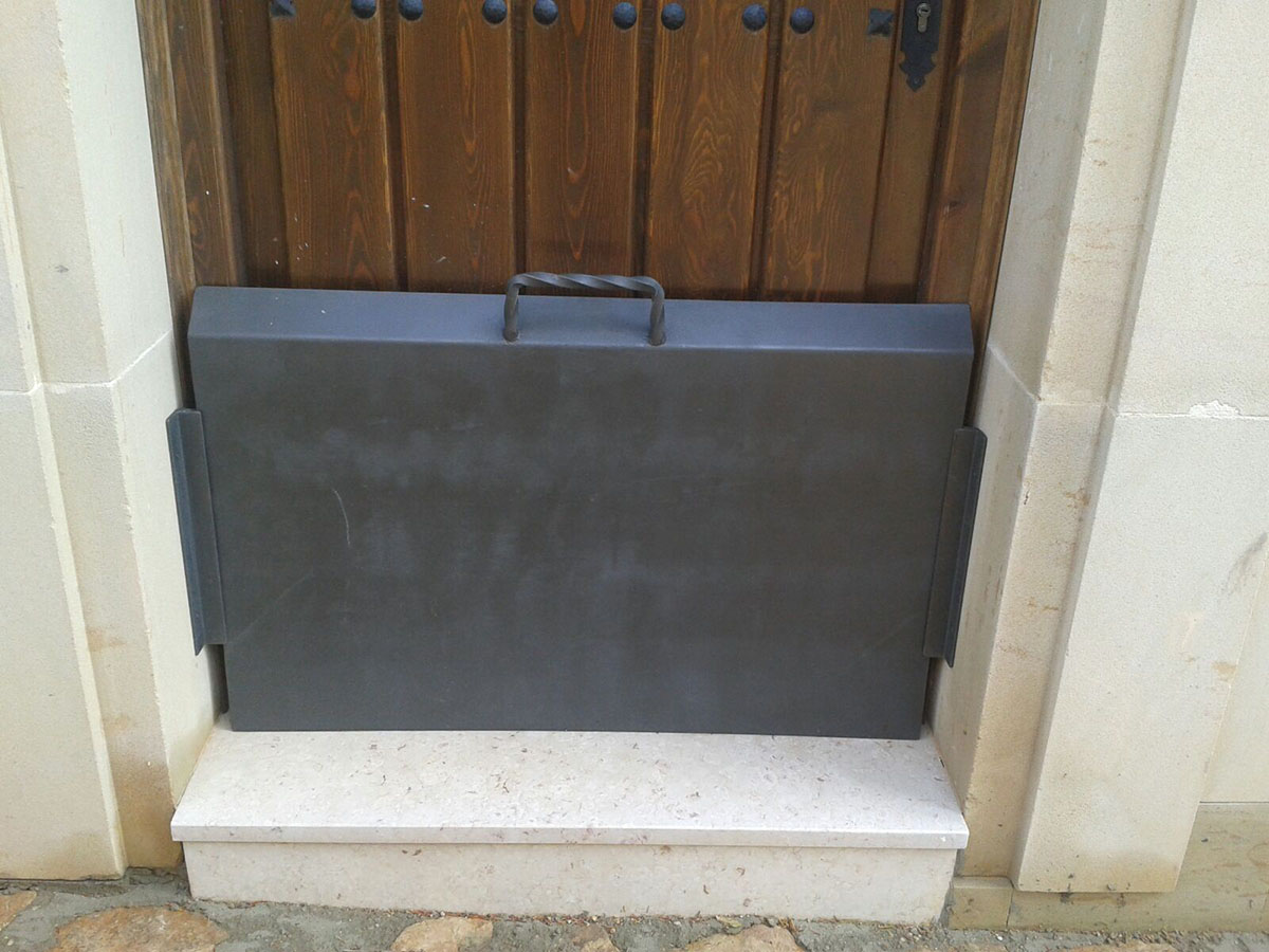 Varios, chapa protectora puerta